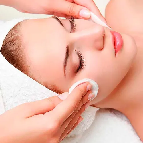 ✨ Renueva tu piel  con nuestra Limpieza Facial Pink Glow 🌸. Disfruta de una limpieza ...